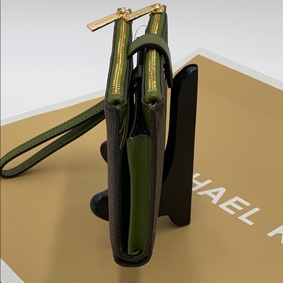 MICHAEL KORS LARGE DOUBLE ZIP WRISTLET EVERGREEN - Picture 15 of 16